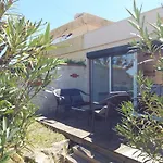 T6, 10 Couchages, Front De Mer, Piscine, Pierre La *