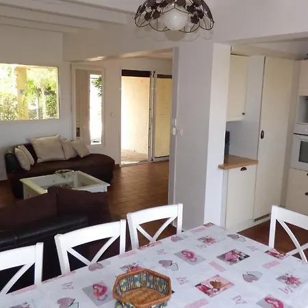 T6, 10 Couchages, Front De Mer, Piscine, Pierre La *